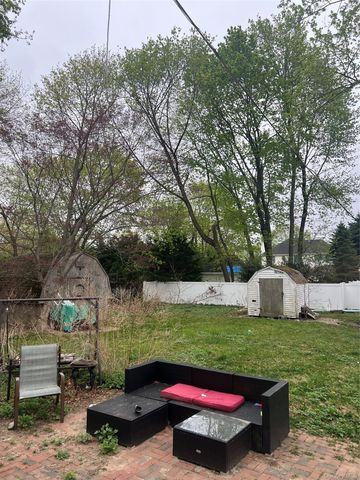 198 Woodlawn Avenue, Saint James, NY 11780