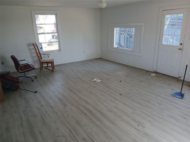 9820 E Highway 175, Kemp, TX 75143