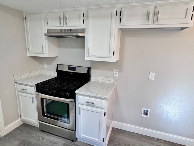 302 Monica Street, Glenn Heights, TX 75154