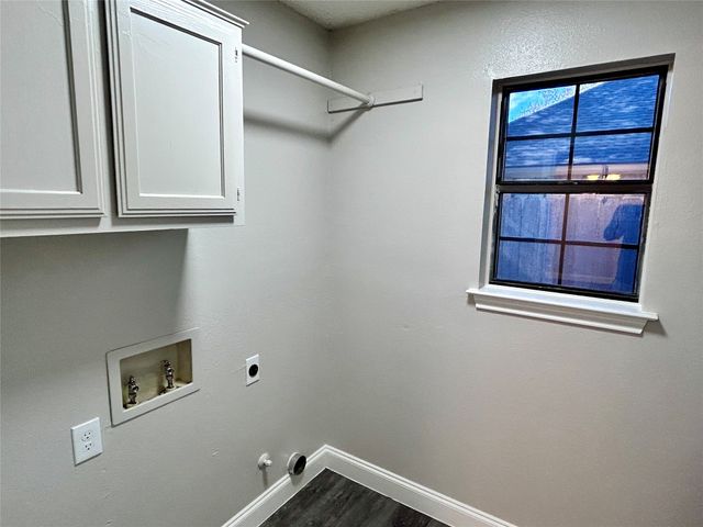 302 Monica Street, Glenn Heights, TX 75154