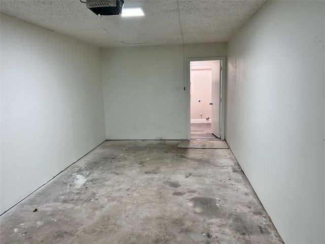 302 Monica Street, Glenn Heights, TX 75154