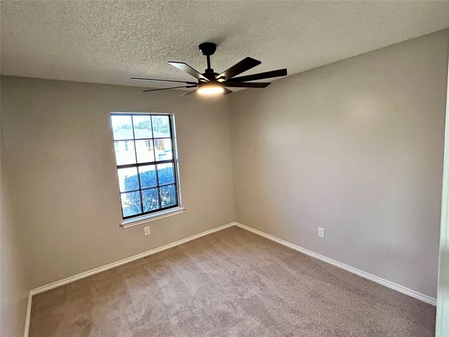 302 Monica Street, Glenn Heights, TX 75154