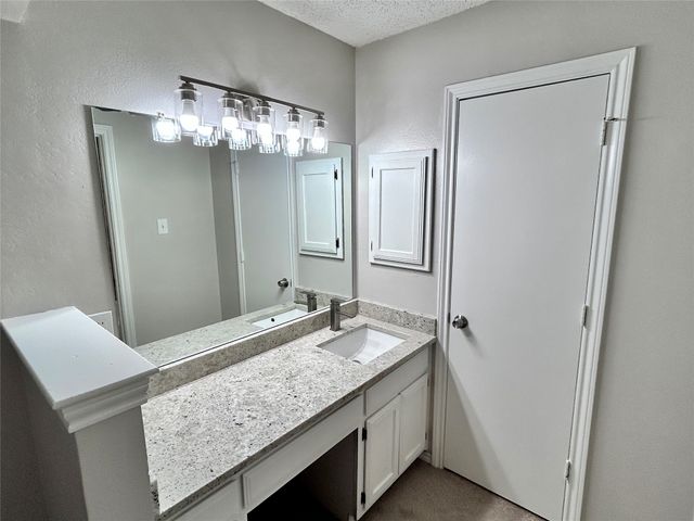 302 Monica Street, Glenn Heights, TX 75154