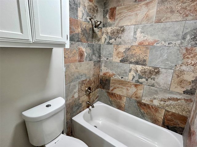 302 Monica Street, Glenn Heights, TX 75154