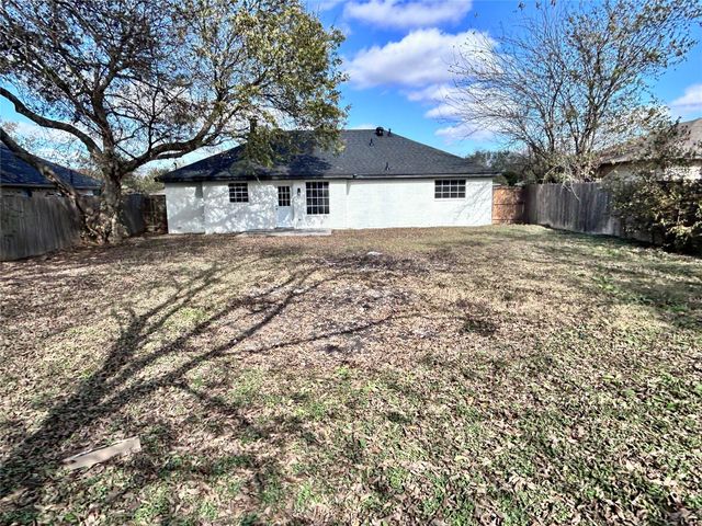 302 Monica Street, Glenn Heights, TX 75154