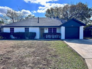 302 Monica Street, Glenn Heights, TX 75154