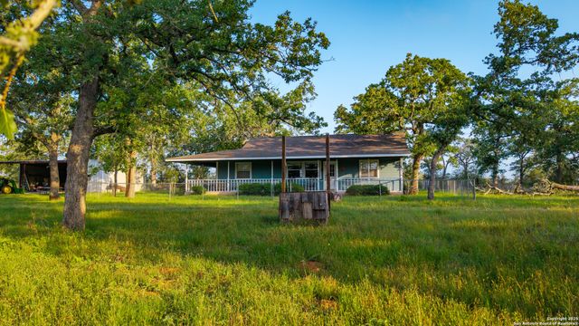 7417 Nockenut, Seguin, TX 78155
