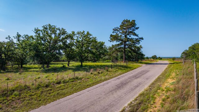 7417 Nockenut, Seguin, TX 78155