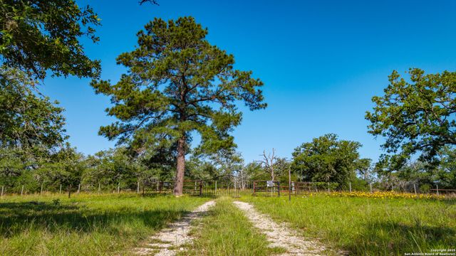 7417 Nockenut, Seguin, TX 78155