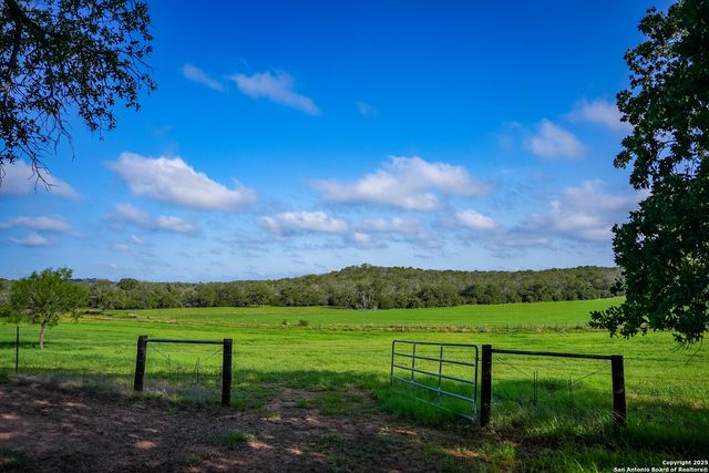 7417 Nockenut, Seguin, TX 78155
