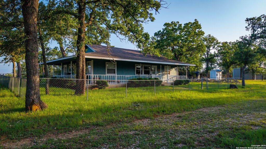 7417 Nockenut, Seguin, TX 78155