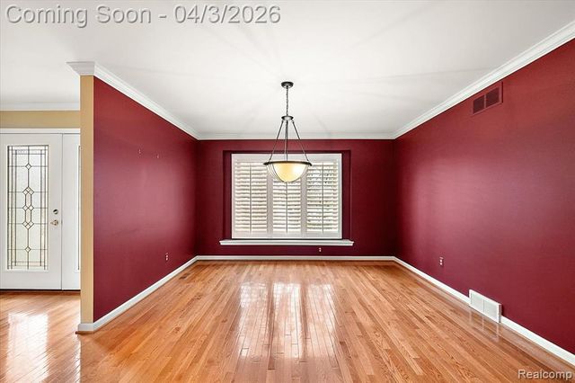 1672 Devonshire Drive, Troy, MI 48098