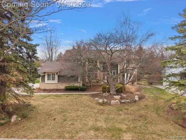 1672 Devonshire Drive, Troy, MI 48098