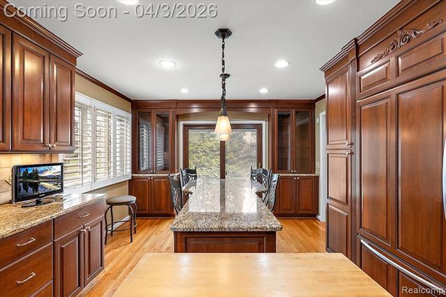 1672 Devonshire Drive, Troy, MI 48098