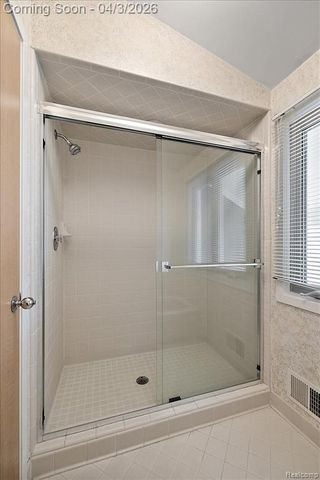 1672 Devonshire Drive, Troy, MI 48098