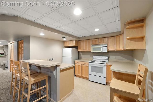 1672 Devonshire Drive, Troy, MI 48098