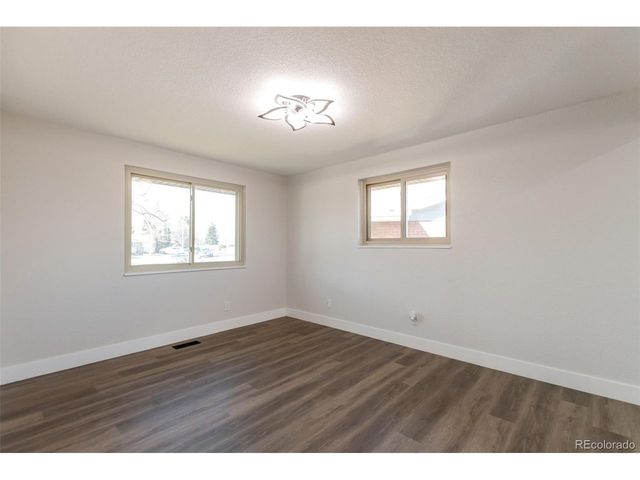 1738 S Newland St, Lakewood, CO 80232