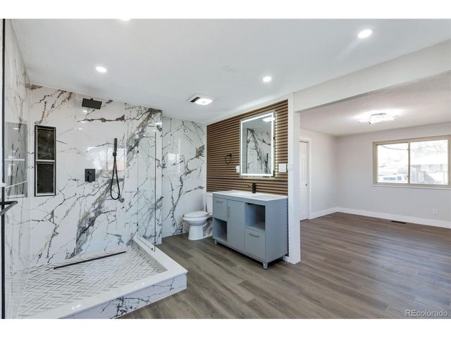 1738 S Newland St, Lakewood, CO 80232