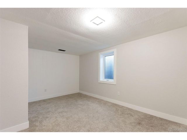 1738 S Newland St, Lakewood, CO 80232