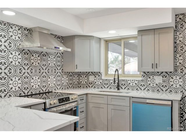 1738 S Newland St, Lakewood, CO 80232