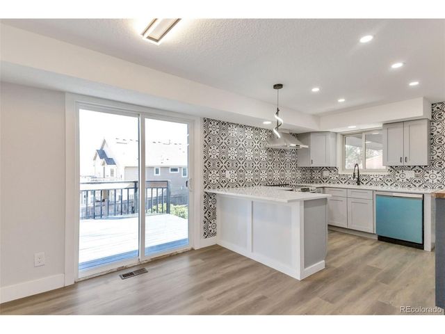 1738 S Newland St, Lakewood, CO 80232