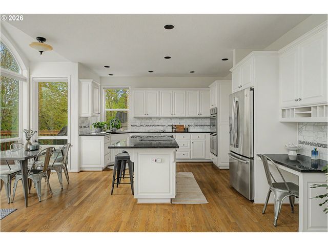 9921 Nw MARING Dr, Portland, OR 97229