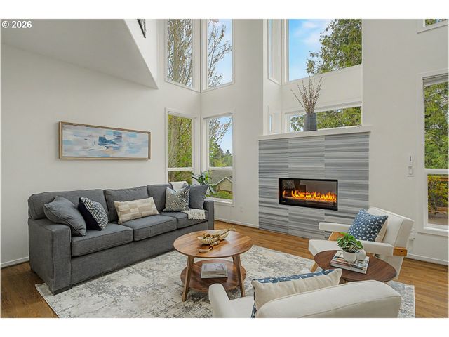 9921 Nw MARING Dr, Portland, OR 97229