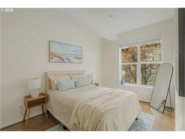 9921 Nw MARING Dr, Portland, OR 97229