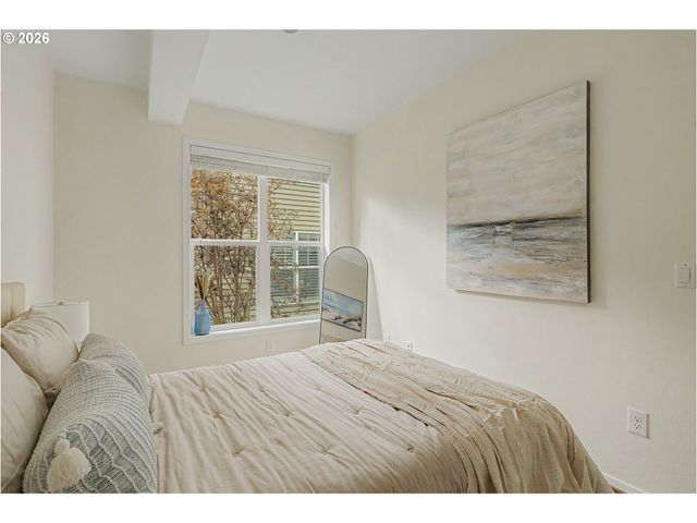 9921 Nw MARING Dr, Portland, OR 97229