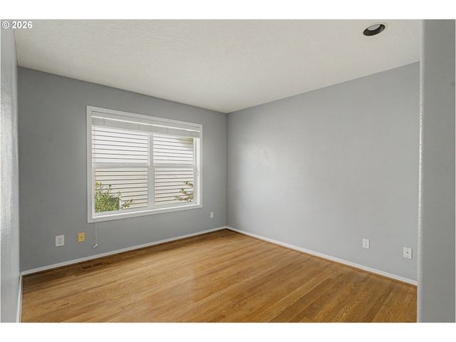 9921 Nw MARING Dr, Portland, OR 97229