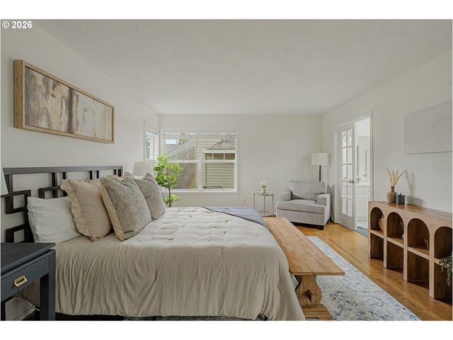 9921 Nw MARING Dr, Portland, OR 97229