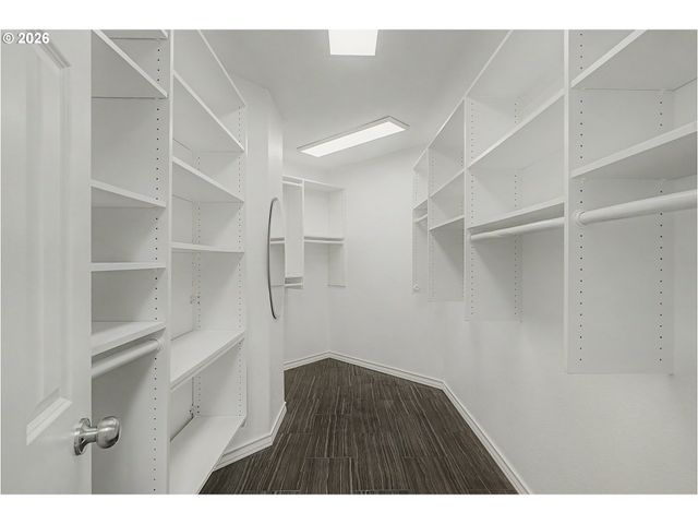 9921 Nw MARING Dr, Portland, OR 97229