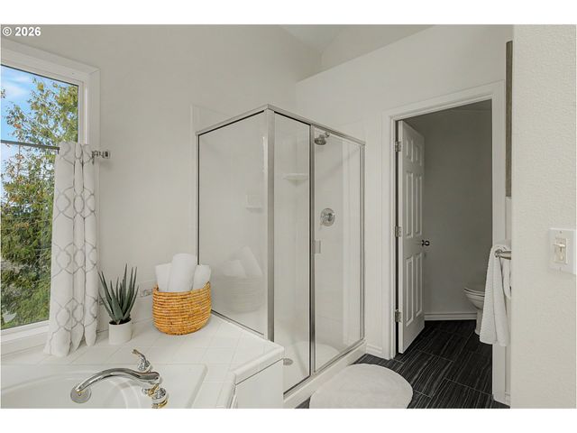 9921 Nw MARING Dr, Portland, OR 97229