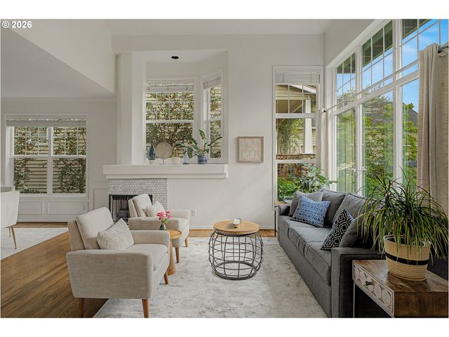 9921 Nw MARING Dr, Portland, OR 97229