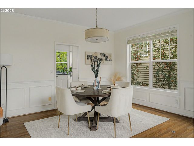 9921 Nw MARING Dr, Portland, OR 97229