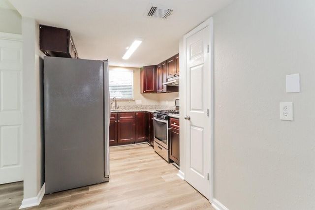 7327 Shady Vale Lane, Houston, TX 77040