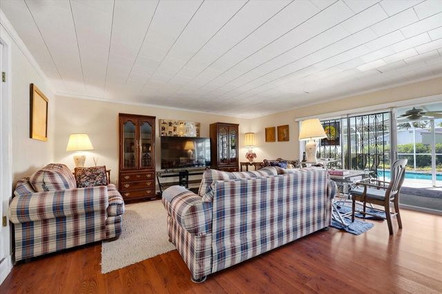 7502 W JEAN STREET, Tampa, FL 33615