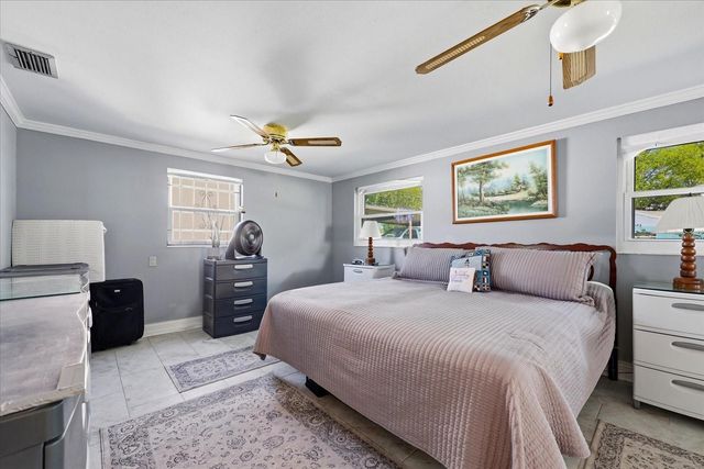 7502 W JEAN STREET, Tampa, FL 33615