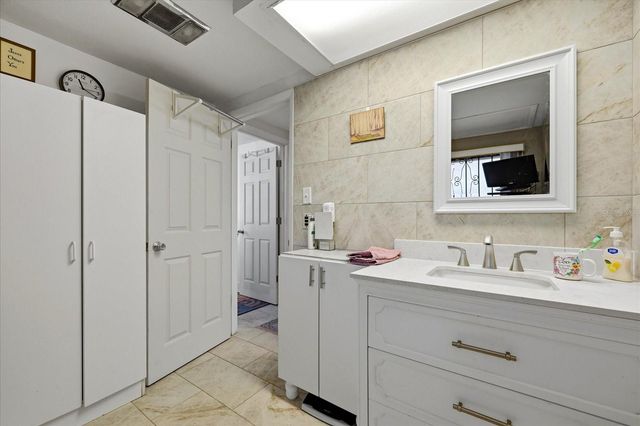 7502 W JEAN STREET, Tampa, FL 33615