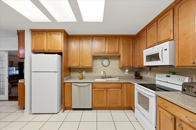 7502 W JEAN STREET, Tampa, FL 33615