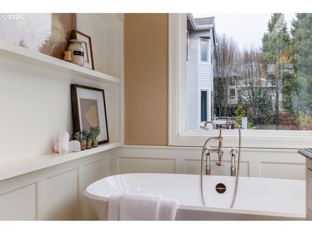 1320 Nw PARK RIDGE Ln, Portland, OR 97229