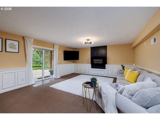 1320 Nw PARK RIDGE Ln, Portland, OR 97229