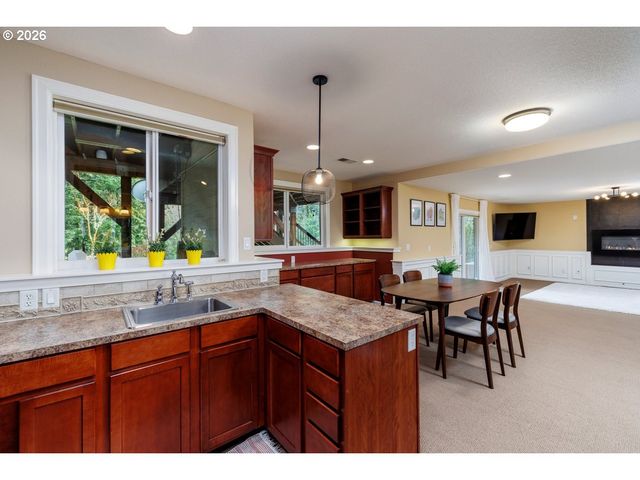 1320 Nw PARK RIDGE Ln, Portland, OR 97229