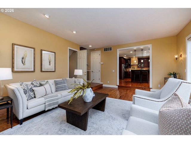 1320 Nw PARK RIDGE Ln, Portland, OR 97229