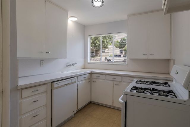3931 Dexter Avenue, Fort Worth, TX 76107