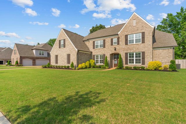 4916 MAPLE WALK DR, Lakeland, TN 38002