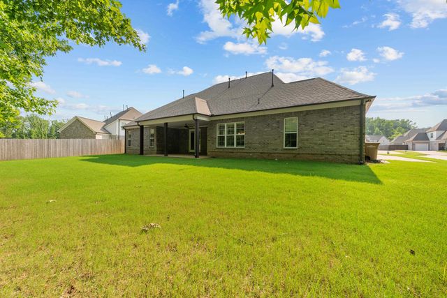 4916 MAPLE WALK DR, Lakeland, TN 38002