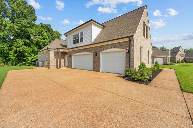 4916 MAPLE WALK DR, Lakeland, TN 38002