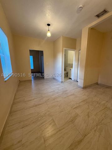 285 NW 44th St 3, Miami, FL 33127