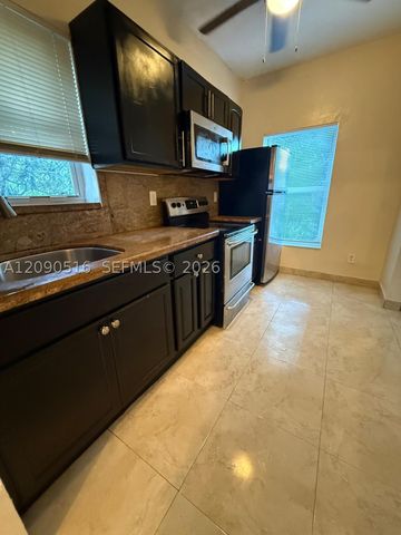 285 NW 44th St 3, Miami, FL 33127